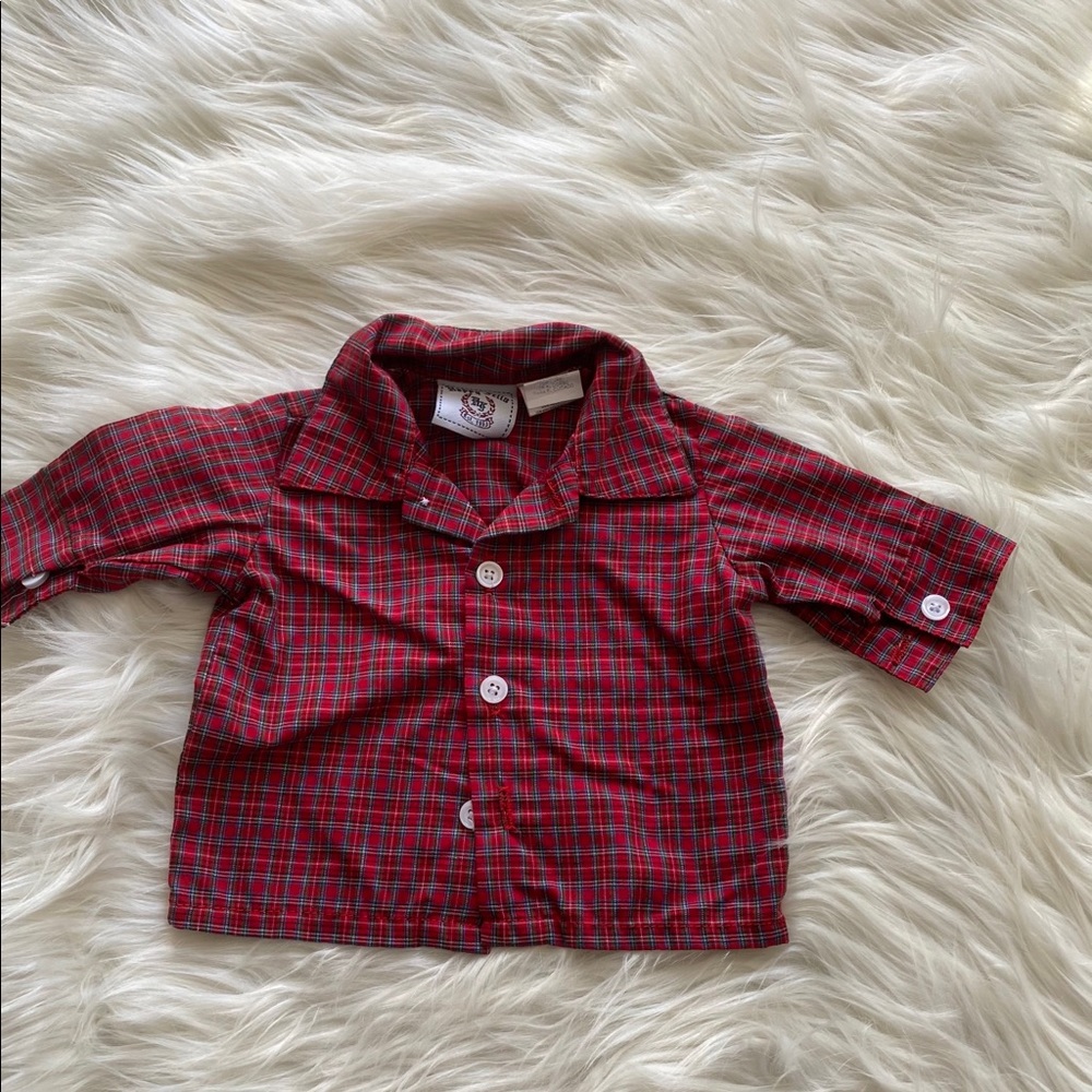 Plaid long sleeve shirt button down.